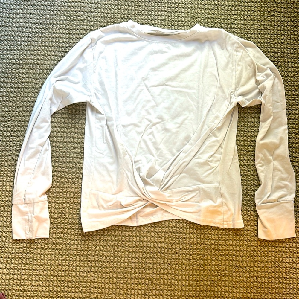 I am selling a zella long sleeve top that’s very comfy and warm!